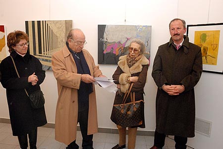 Trieste, 5 gennaio 2008 - Il segretario del Premio Aldo Pianciamore presenta la mostra alla Rettori Tribbio 2.