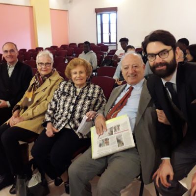 Un momento di gioia condiviso con amici e il rettore del Collegio di Duino