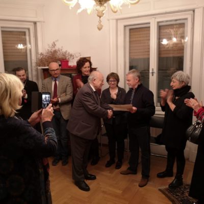 Premiazione Franco Stocovaz sotto gli occhi attenti dell'assessore Michele Lobianco